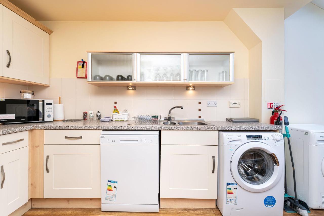 4 Bedroom Townhouse In Stirling Extérieur photo