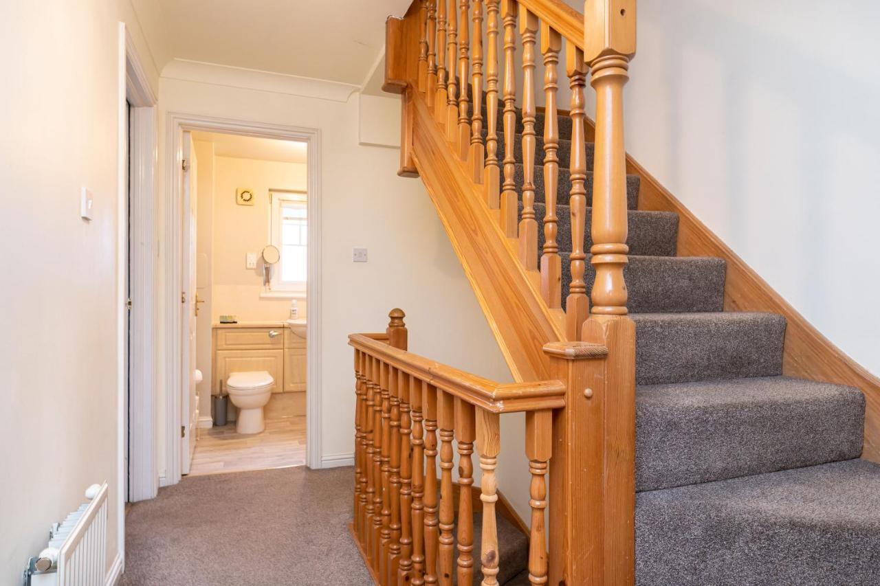 4 Bedroom Townhouse In Stirling Extérieur photo