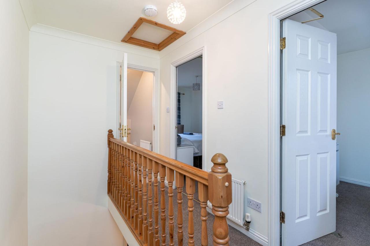 4 Bedroom Townhouse In Stirling Extérieur photo